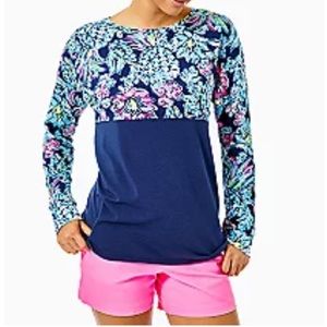 Lilly Pulitzer Finn Top in High Tide Navy Pineapple Paradise print, size small